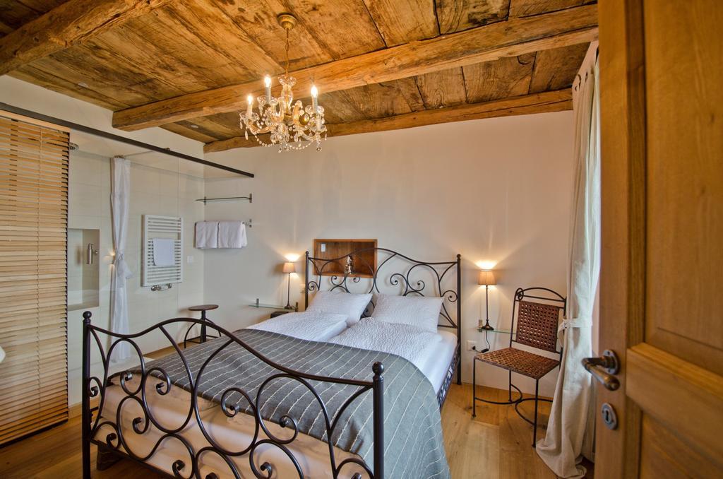 Case Di Sotto, House & Breakfast Muralto Chambre photo