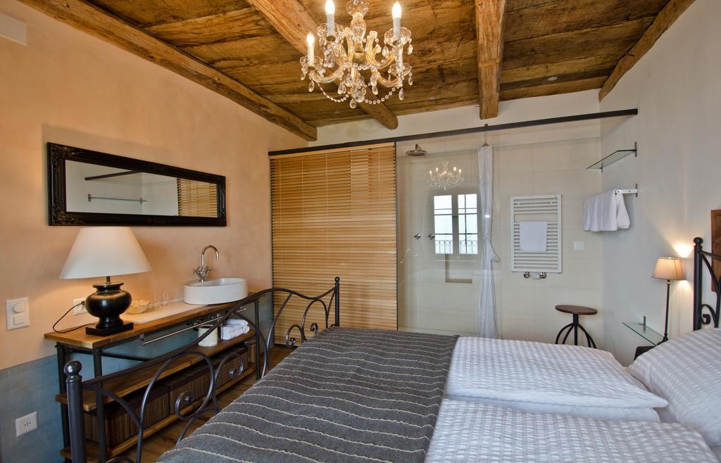 Case Di Sotto, House & Breakfast Muralto Chambre photo