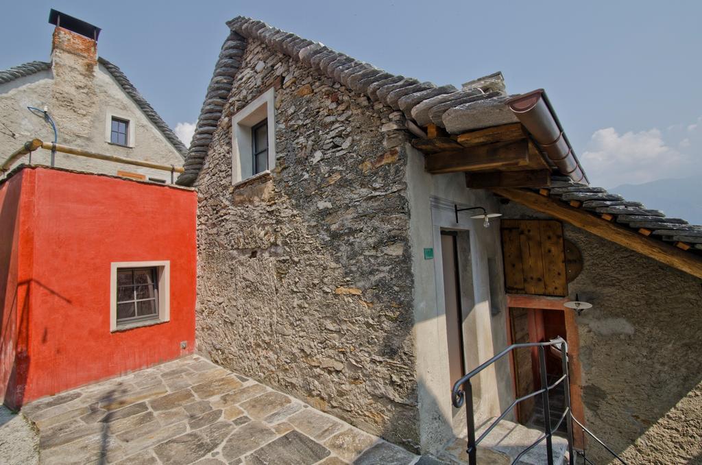 Case Di Sotto, House & Breakfast Muralto Chambre photo
